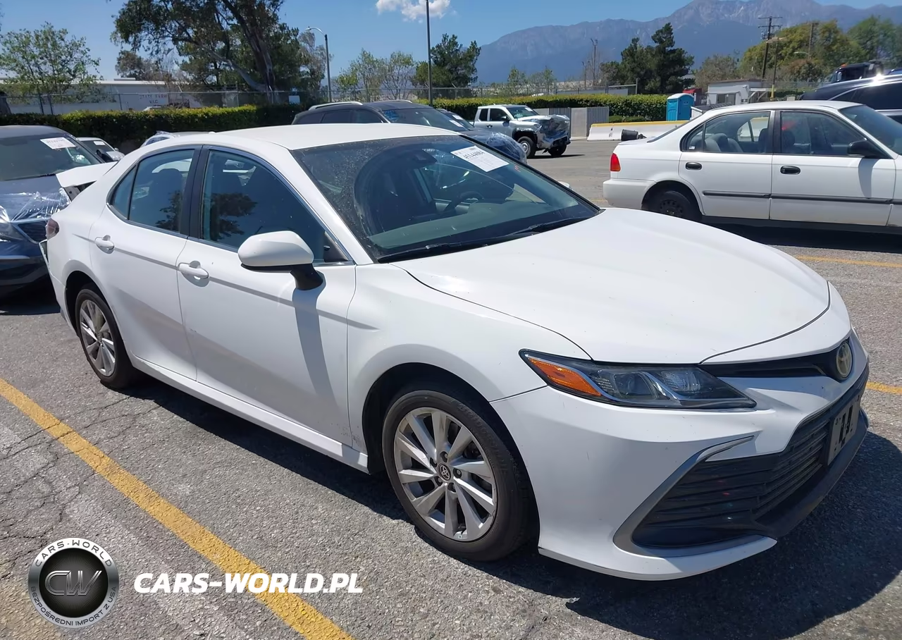2022 Toyota Camry Le