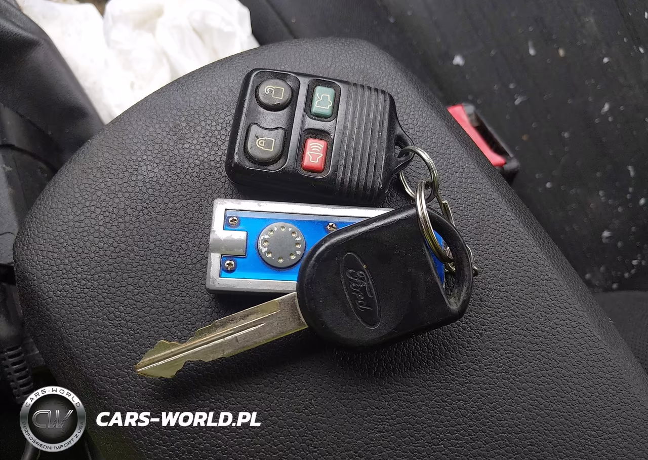 2010 Ford Focus Se VIN:1FAHP3FN2AW187068 - 11