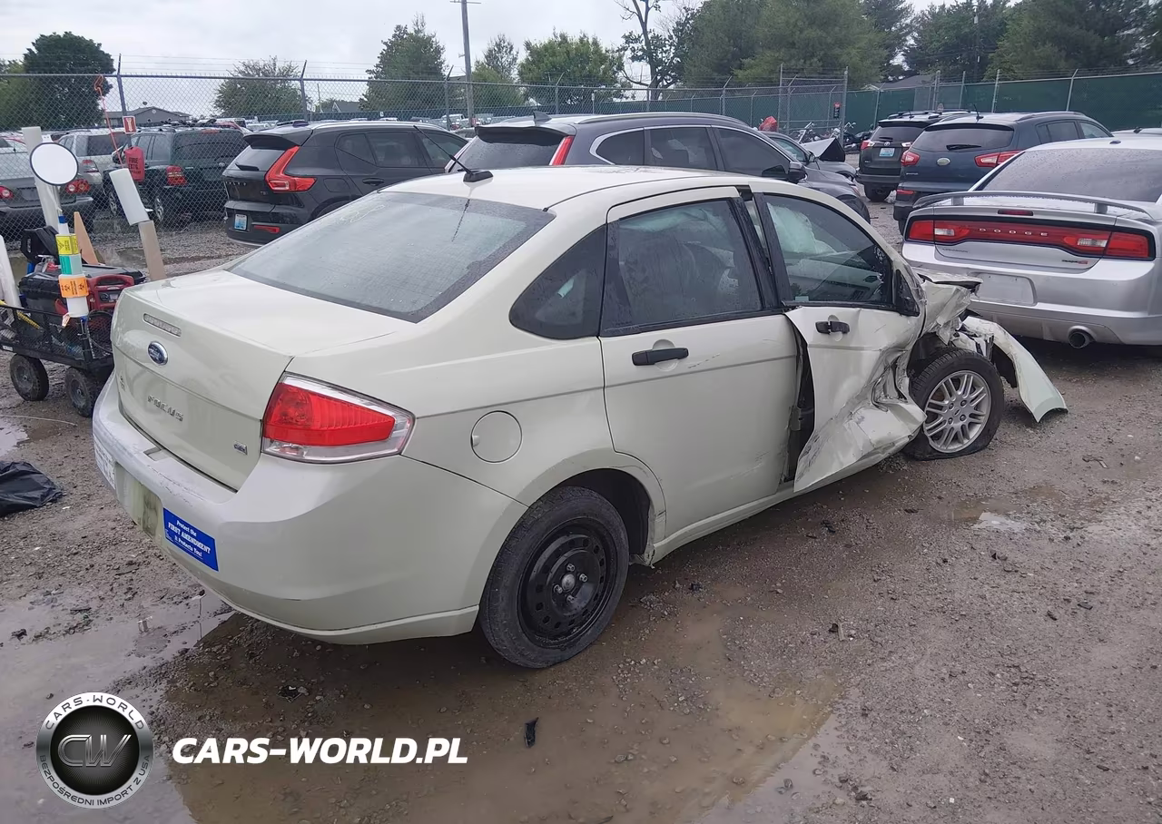 2010 Ford Focus Se VIN:1FAHP3FN2AW187068 - 4