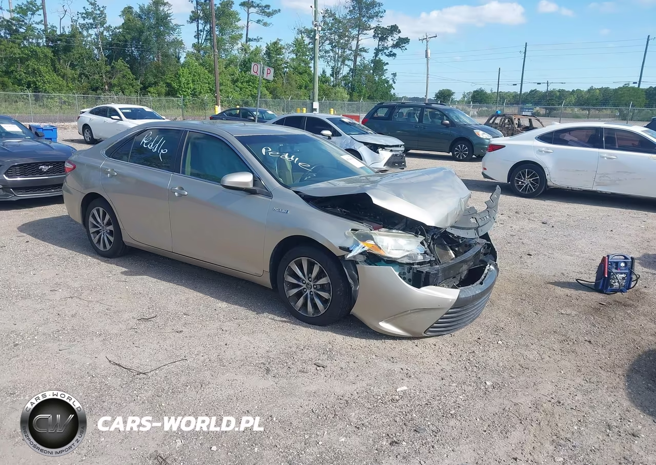 2015 Toyota Camry Hybrid Xle