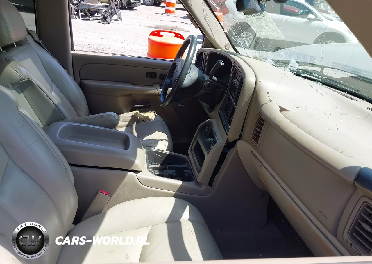 2005 Chevrolet Tahoe Z71 VIN:1GNEK13T75R156347 - 5
