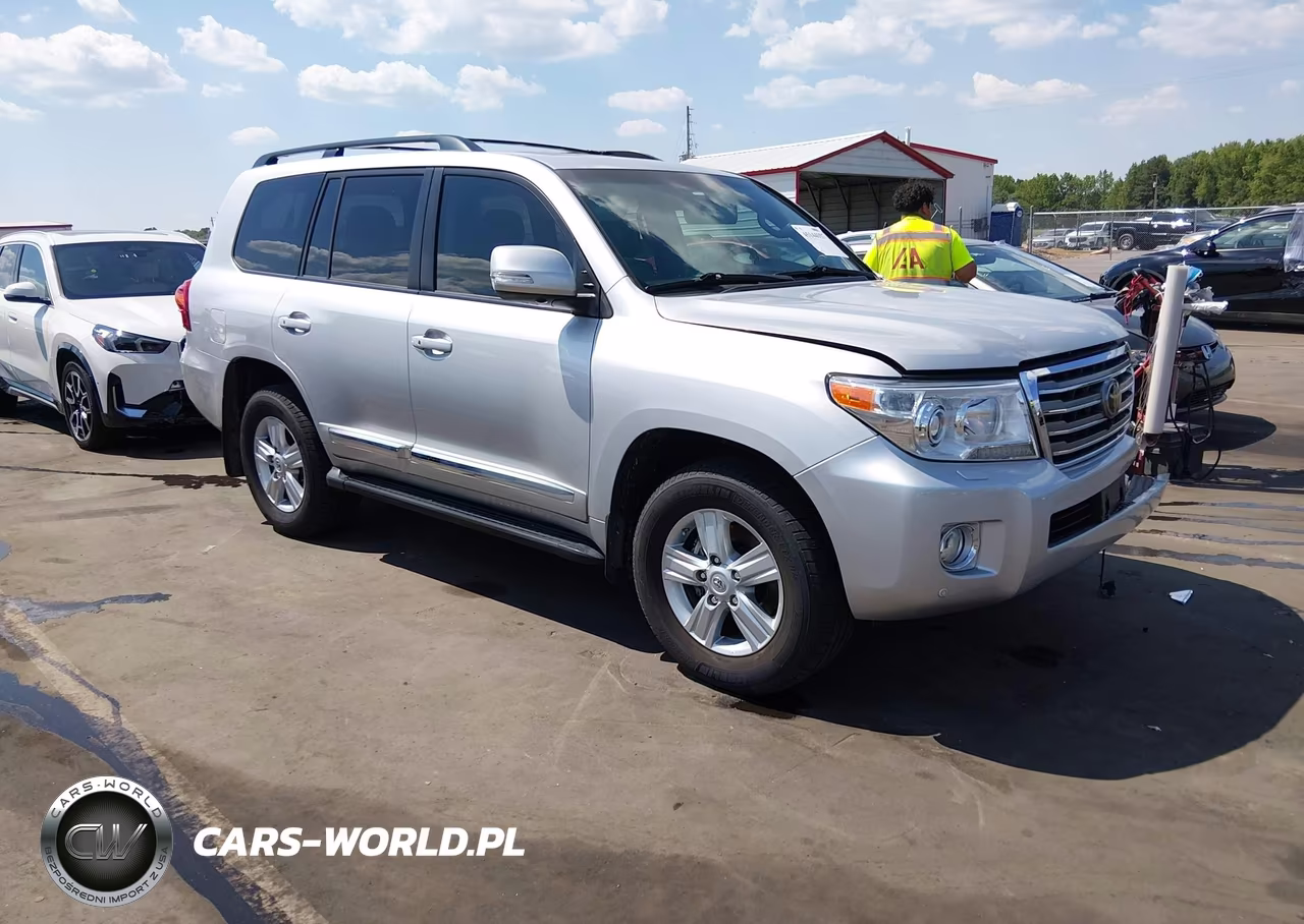 2015 Toyota Land Cruiser V8