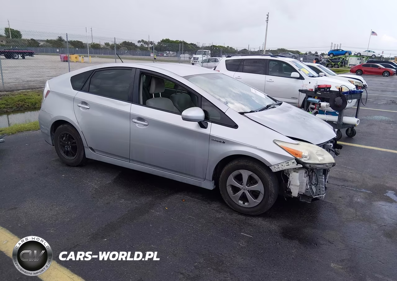 2014 Toyota Prius Two – zdjęcie 1 z 17