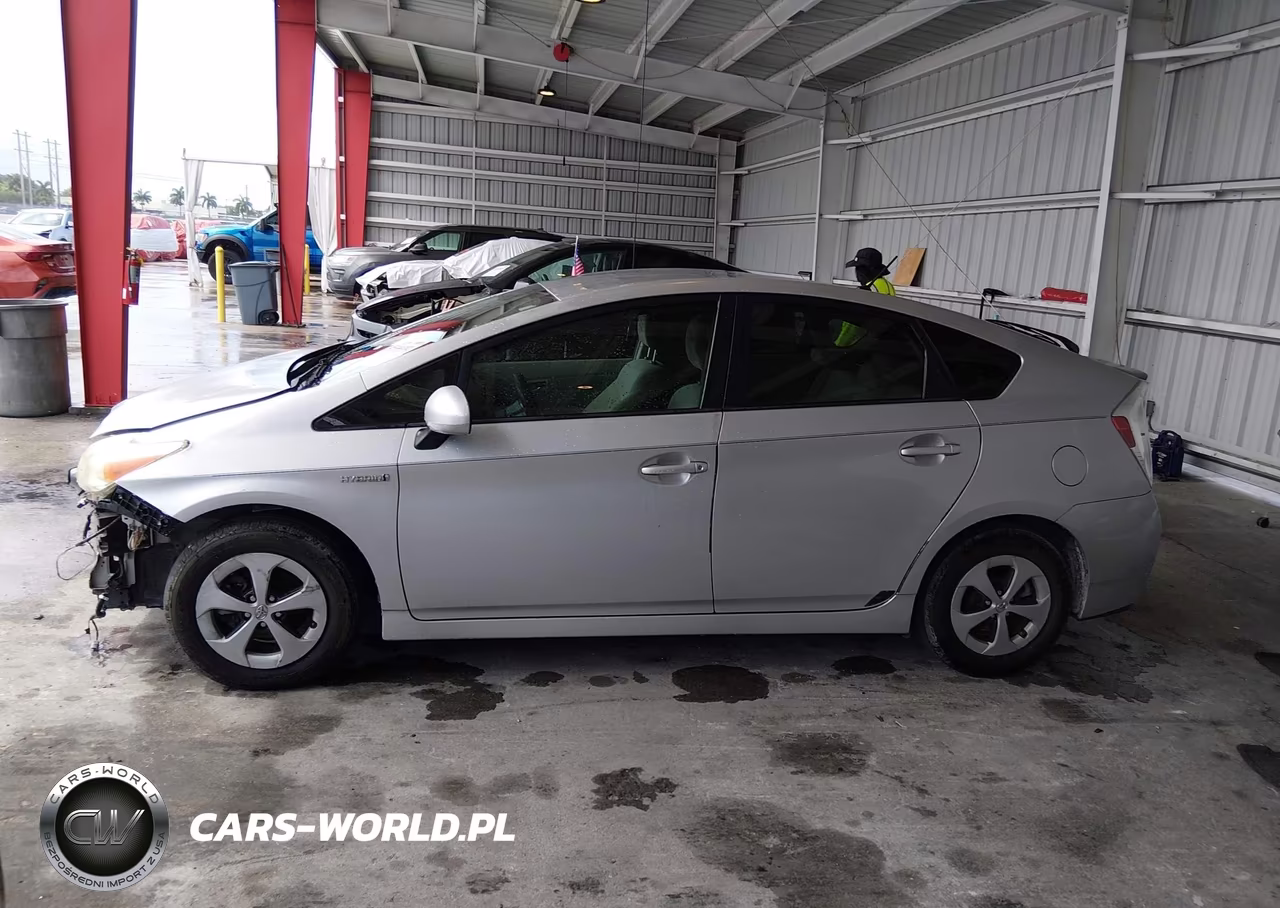 2014 Toyota Prius Two VIN:JTDKN3DU4E1770969 - 15