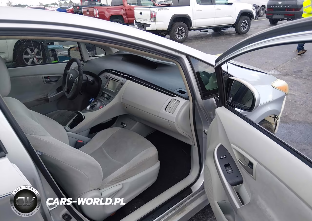 2014 Toyota Prius Two VIN:JTDKN3DU4E1770969 - 5