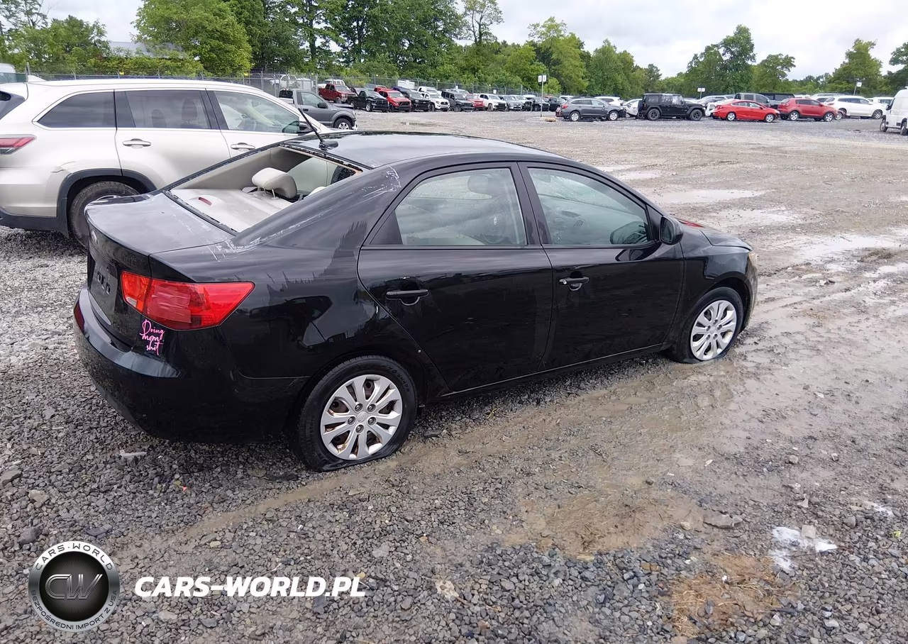 2013 Kia Forte Lx VIN:KNAFT4A23D5680801 - 4