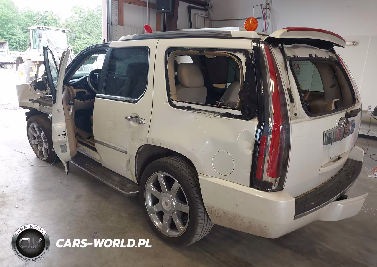 2014 Cadillac Escalade Luxury VIN:1GYS3BEF8ER224588 - 3