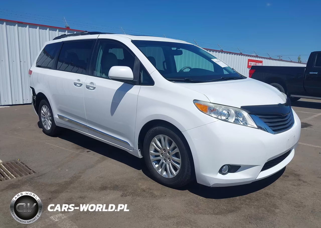 2012 Toyota Sienna Xle V6 8 Passenger