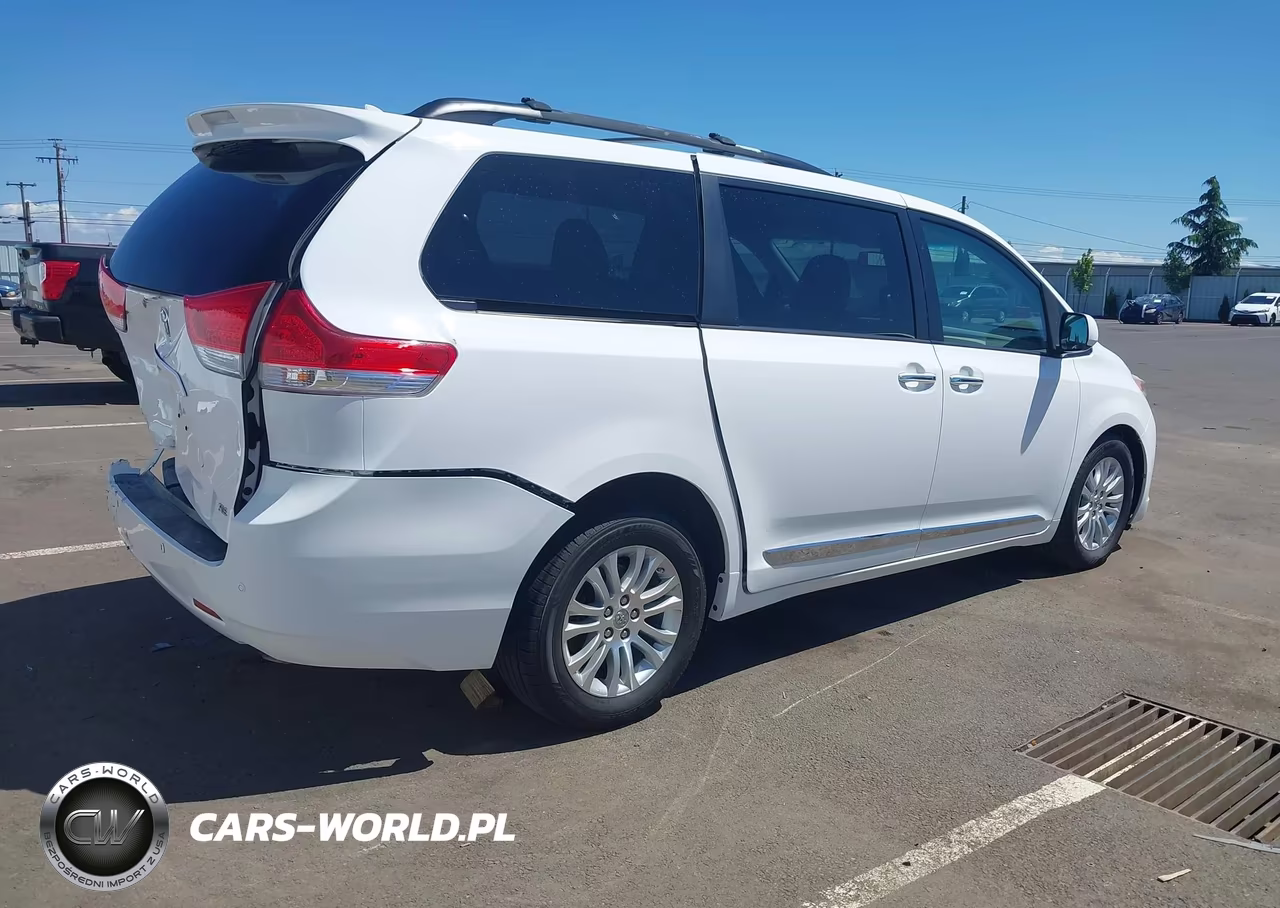 2012 Toyota Sienna Xle V6 8 Passenger VIN:5TDYK3DC2CS228859 - 4