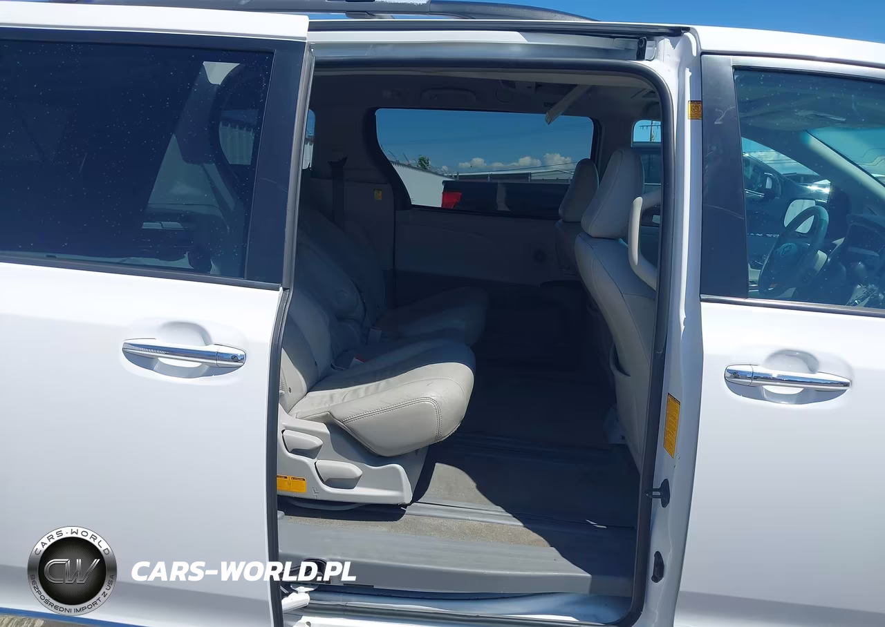 2012 Toyota Sienna Xle V6 8 Passenger VIN:5TDYK3DC2CS228859 - 8