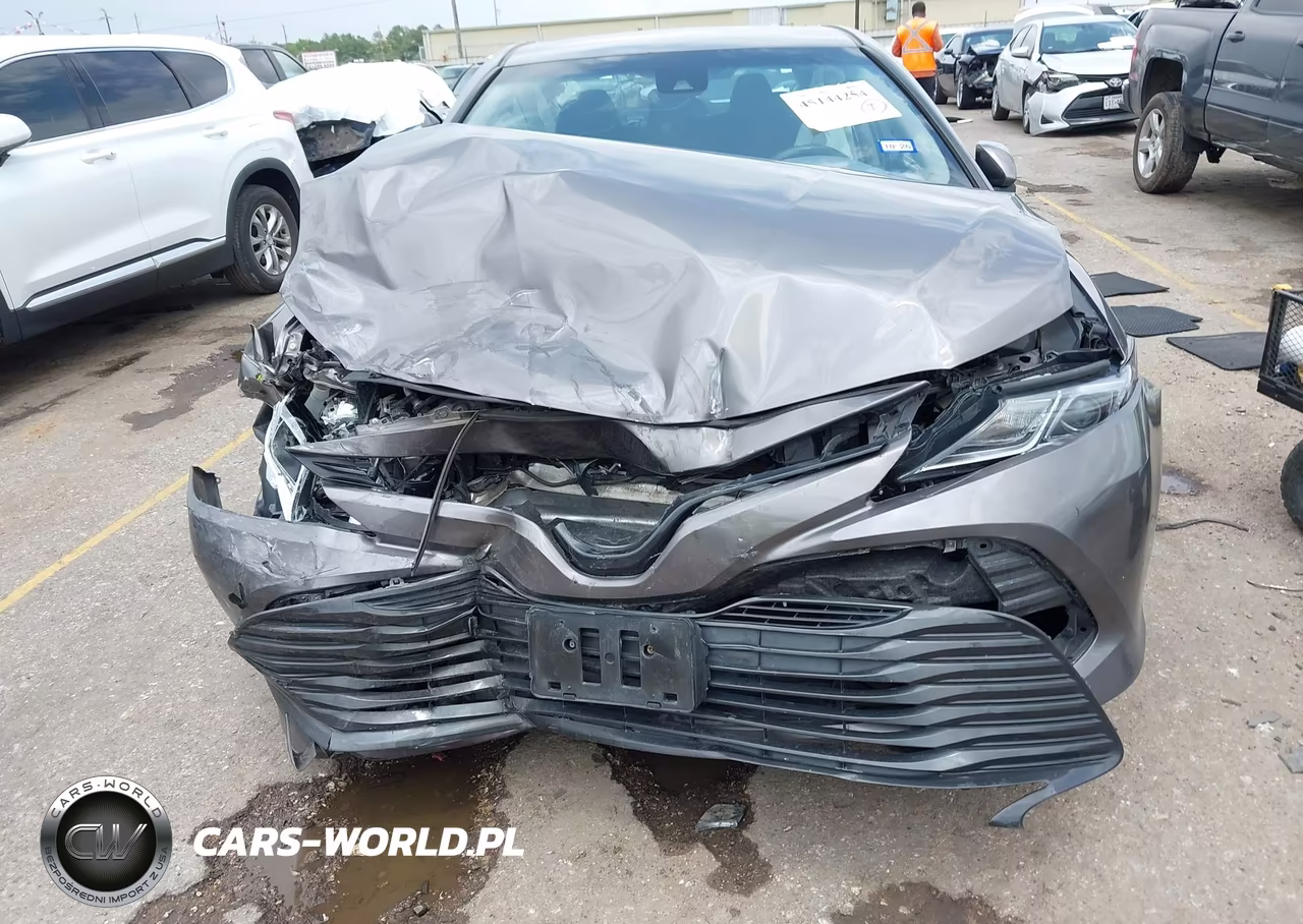 2019 Toyota Camry Le VIN:4T1B11HK4KU172363 - 12