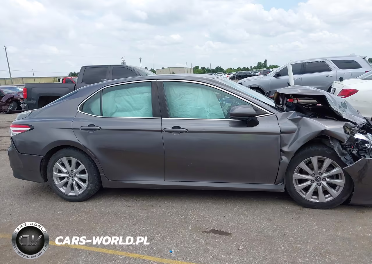 2019 Toyota Camry Le VIN:4T1B11HK4KU172363 - 13