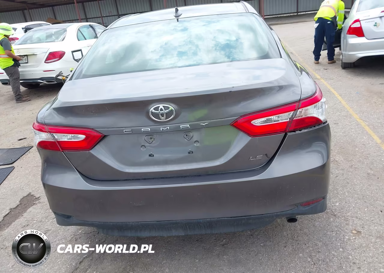 2019 Toyota Camry Le VIN:4T1B11HK4KU172363 - 16