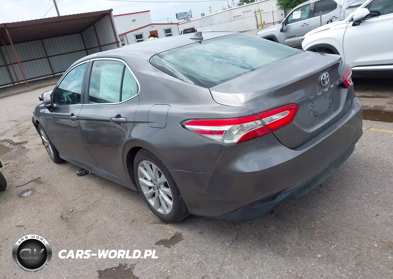 2019 Toyota Camry Le VIN:4T1B11HK4KU172363 - 3