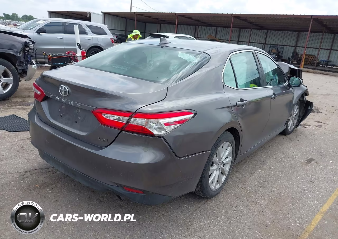 2019 Toyota Camry Le VIN:4T1B11HK4KU172363 - 4