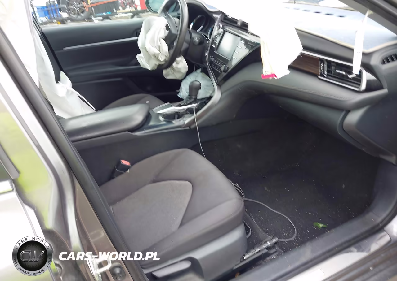 2019 Toyota Camry Le VIN:4T1B11HK4KU172363 - 5