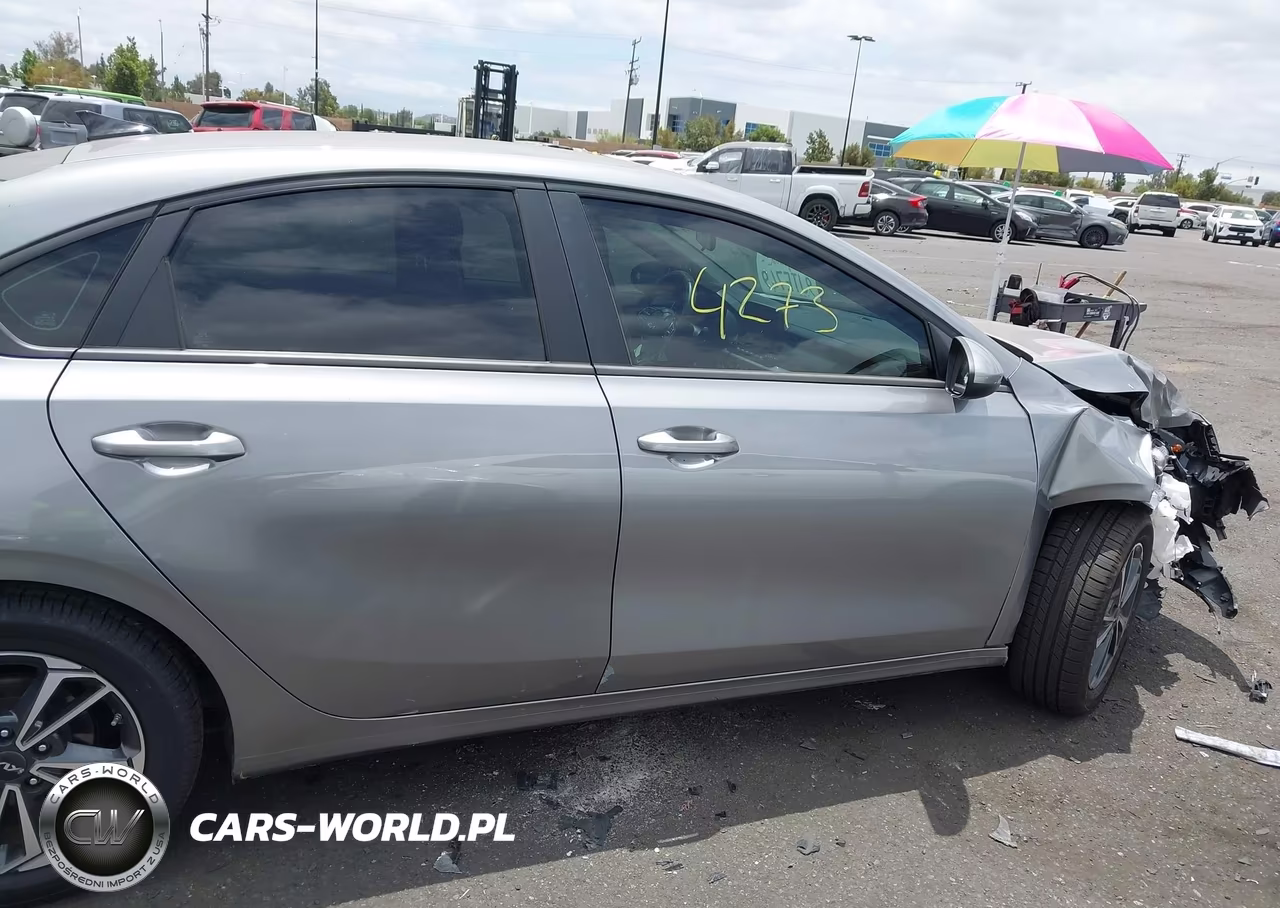 2022 Kia Forte Lxs VIN:3KPF24AD6NE426982 - 13