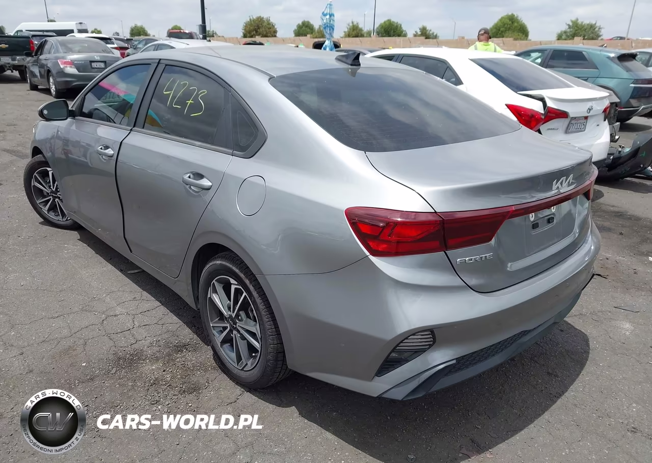 2022 Kia Forte Lxs VIN:3KPF24AD6NE426982 - 3