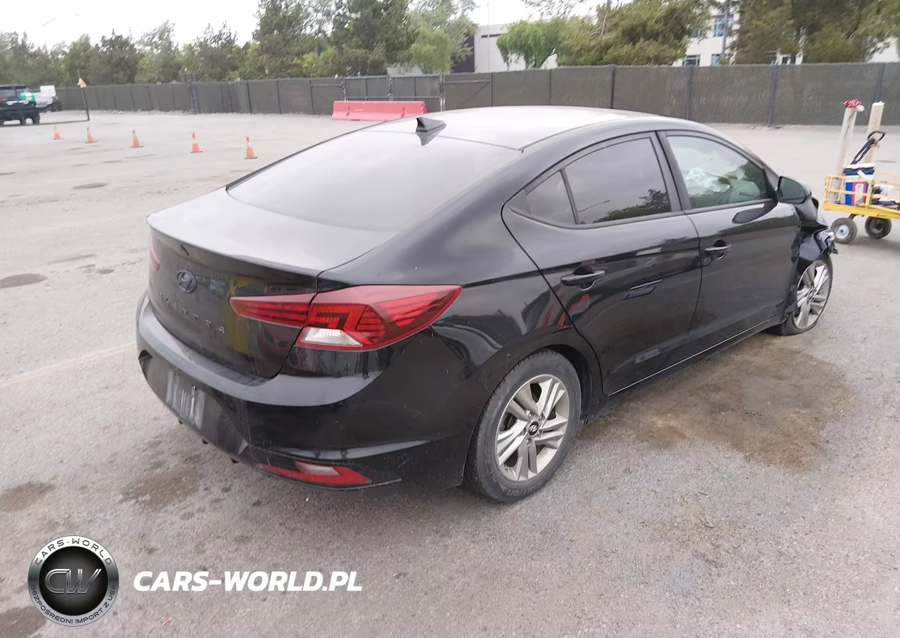 2019 Hyundai Elantra Value Edition VIN:KMHD84LF3KU860306 - 4