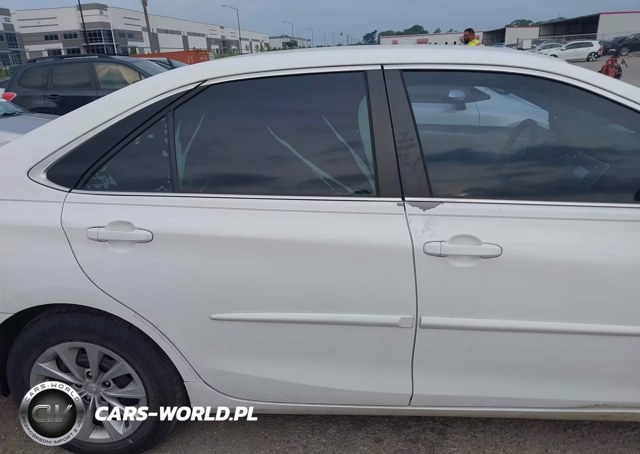 2016 Toyota Camry Le VIN:4T4BF1FK0GR542466 - 14