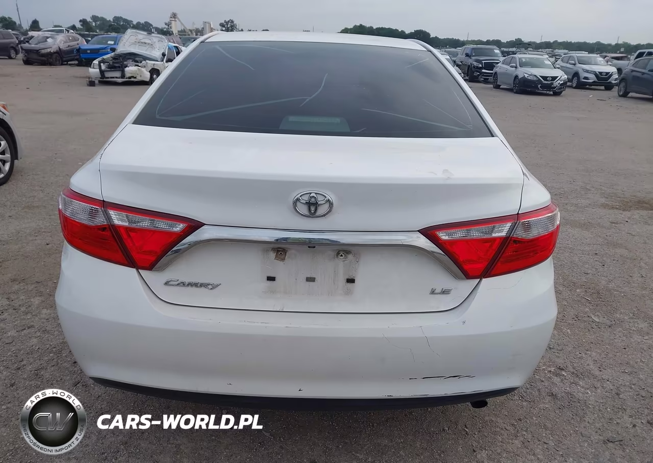 2016 Toyota Camry Le VIN:4T4BF1FK0GR542466 - 17