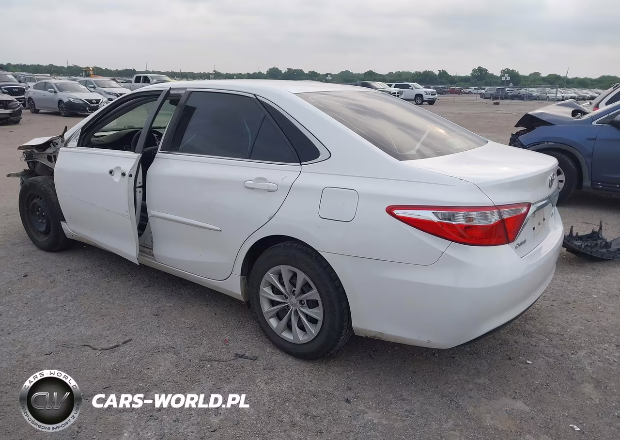 2016 Toyota Camry Le VIN:4T4BF1FK0GR542466 - 3