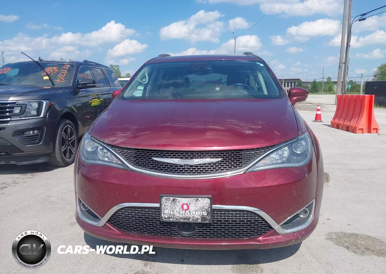 2017 Chrysler Pacifica Touring-L Plus VIN:2C4RC1EG1HR684021 - 12