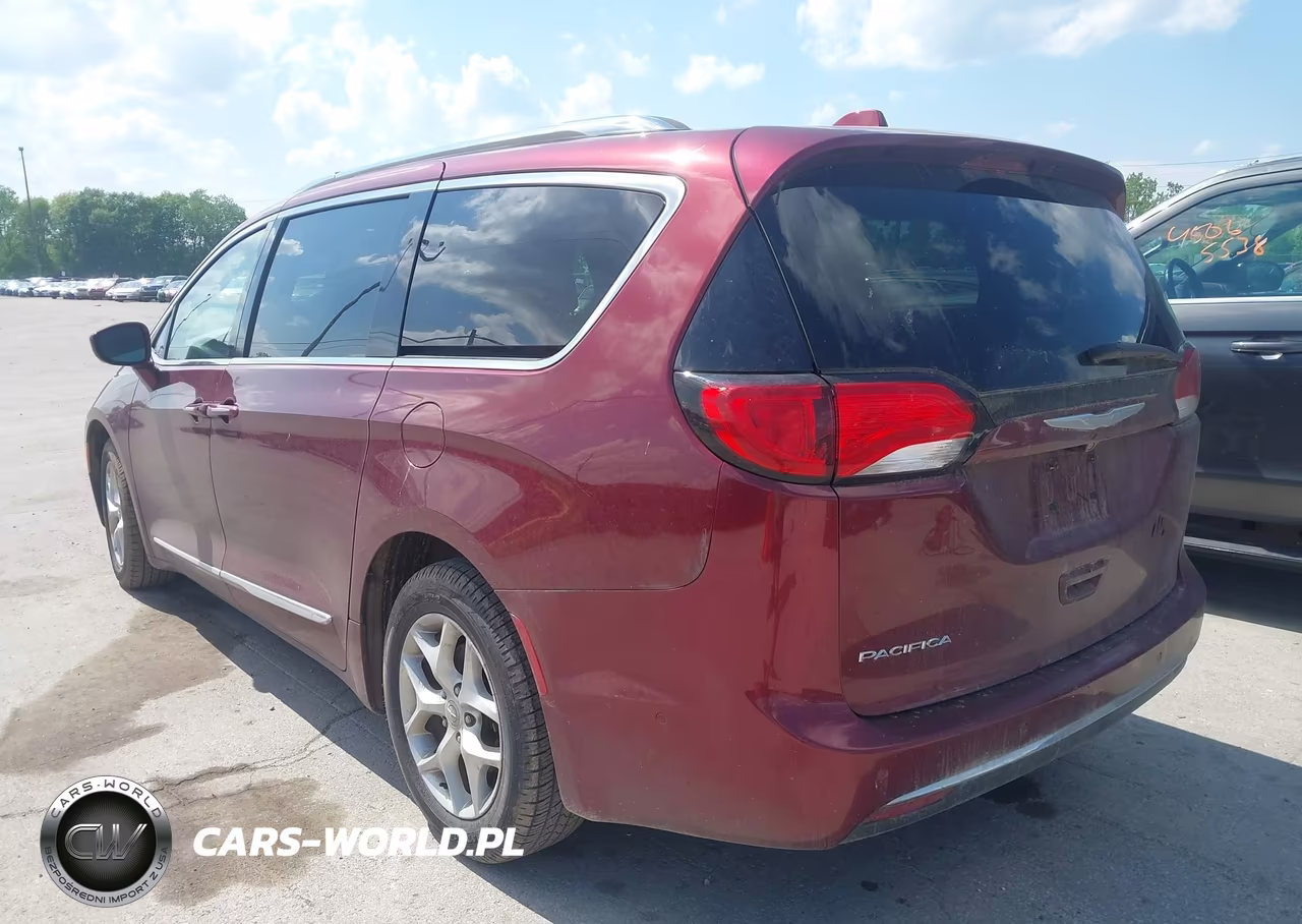2017 Chrysler Pacifica Touring-L Plus VIN:2C4RC1EG1HR684021 - 3
