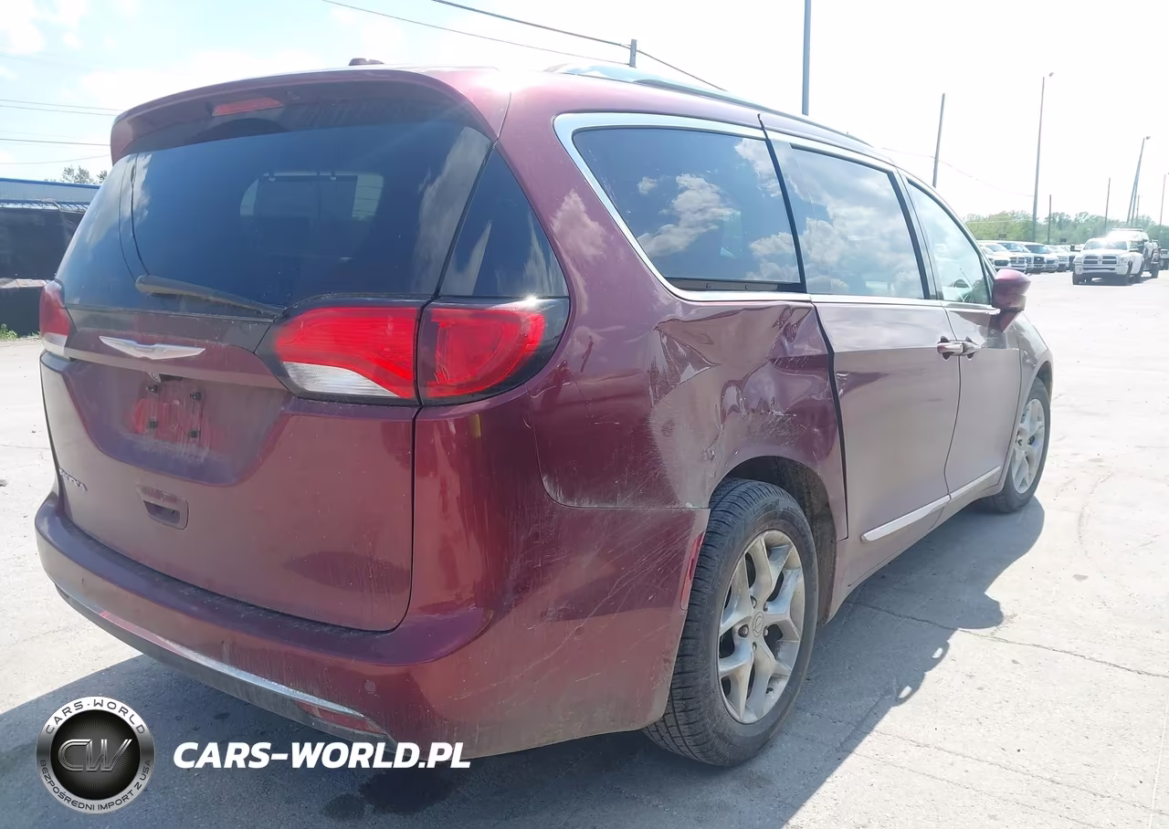 2017 Chrysler Pacifica Touring-L Plus VIN:2C4RC1EG1HR684021 - 4