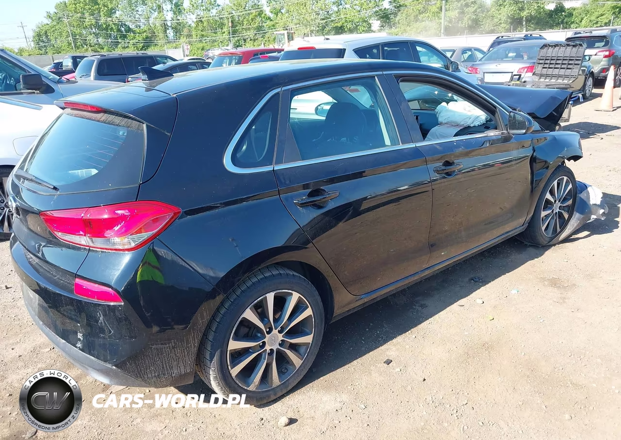 2019 Hyundai Elantra Gt VIN:KMHH35LE4KU117408 - 4