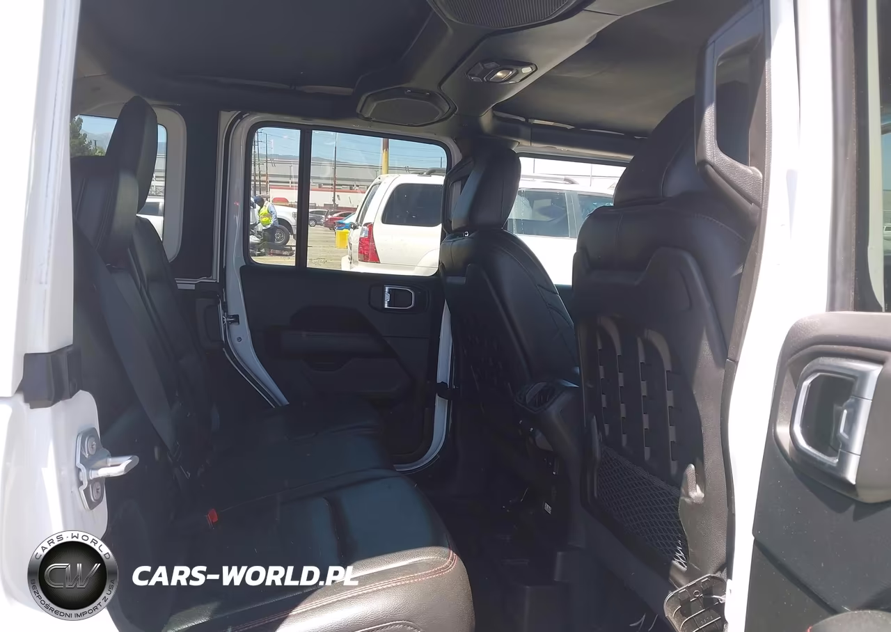 2018 Jeep Wrangler Unlimited Rubicon 4X4 VIN:1C4HJXFN1JW147809 - 8