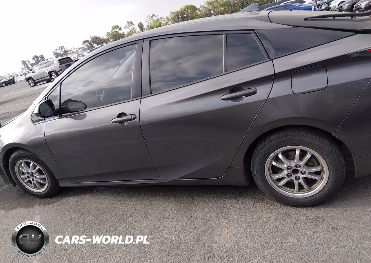 2018 Toyota Prius Two VIN:JTDKBRFU0J3595420 - 14