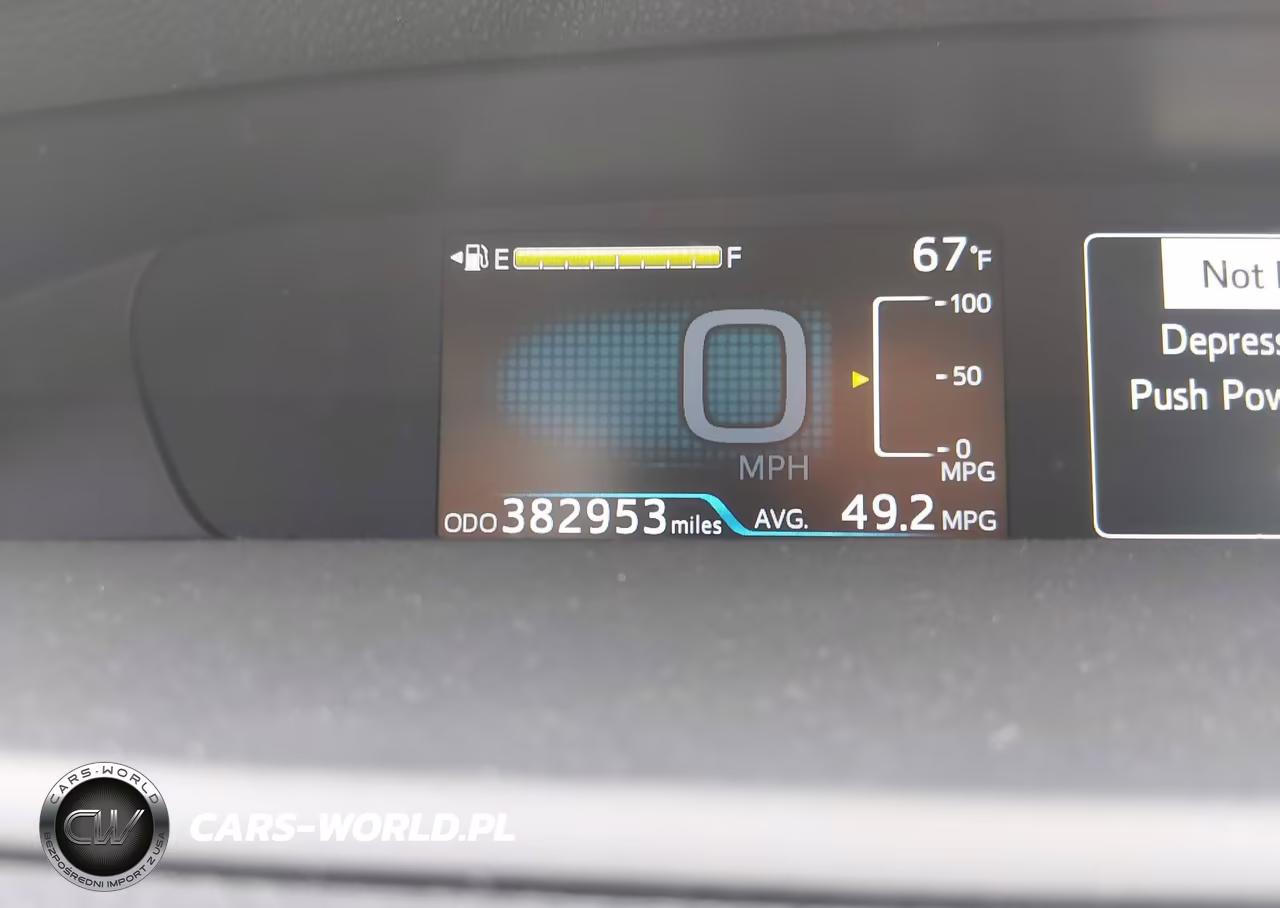 2018 Toyota Prius Two VIN:JTDKBRFU0J3595420 - 15