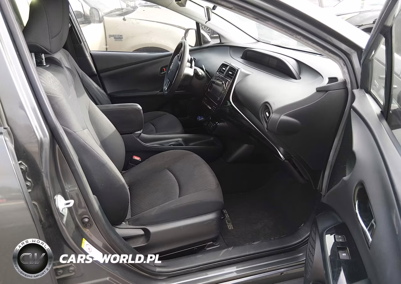 2018 Toyota Prius Two VIN:JTDKBRFU0J3595420 - 5