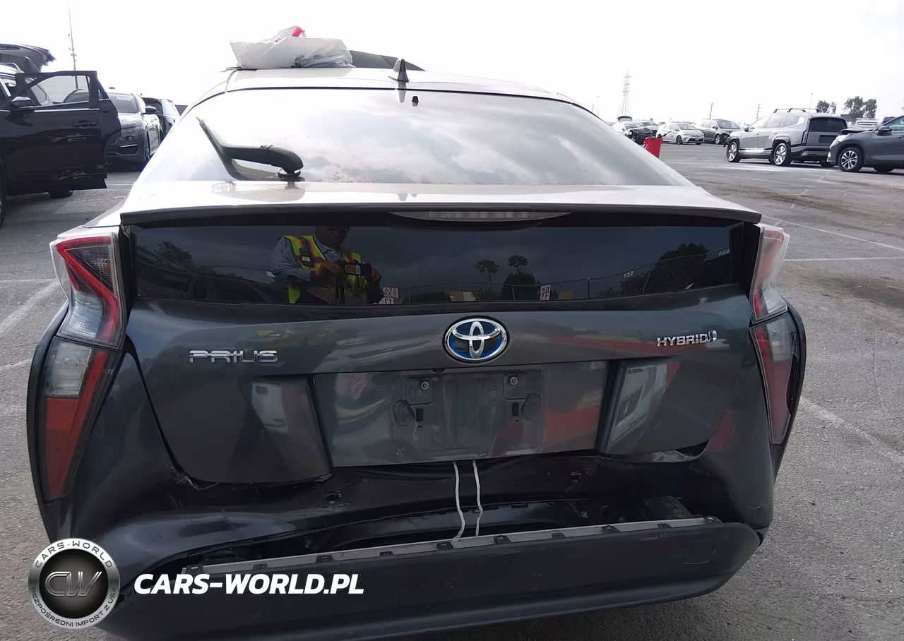 2018 Toyota Prius Two VIN:JTDKBRFU0J3595420 - 6