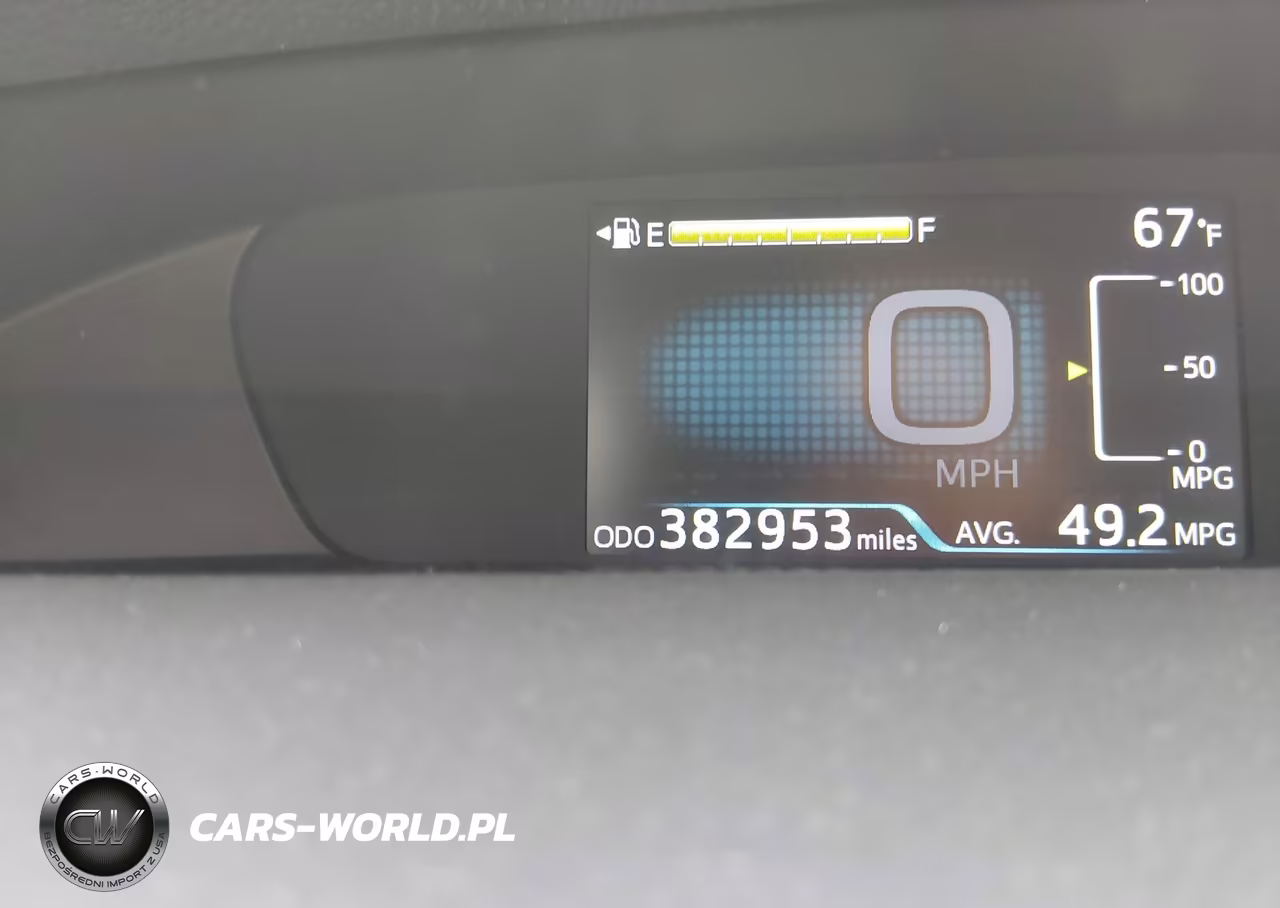 2018 Toyota Prius Two VIN:JTDKBRFU0J3595420 - 7