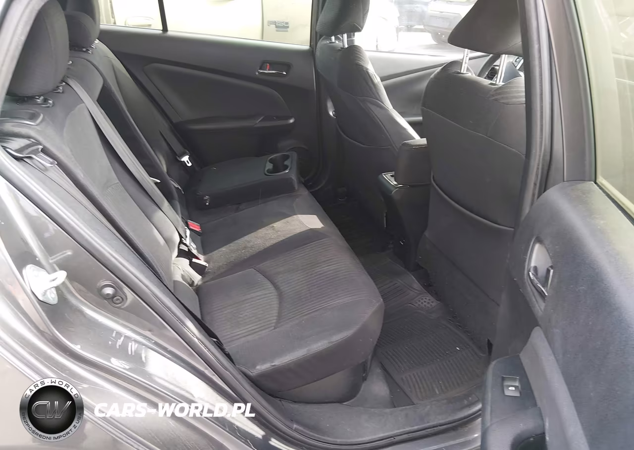 2018 Toyota Prius Two VIN:JTDKBRFU0J3595420 - 8