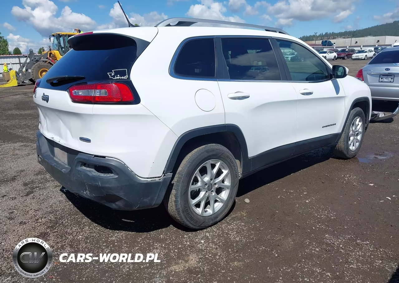 2014 Jeep Cherokee Latitude VIN:1C4PJMCB6EW125962 - 4