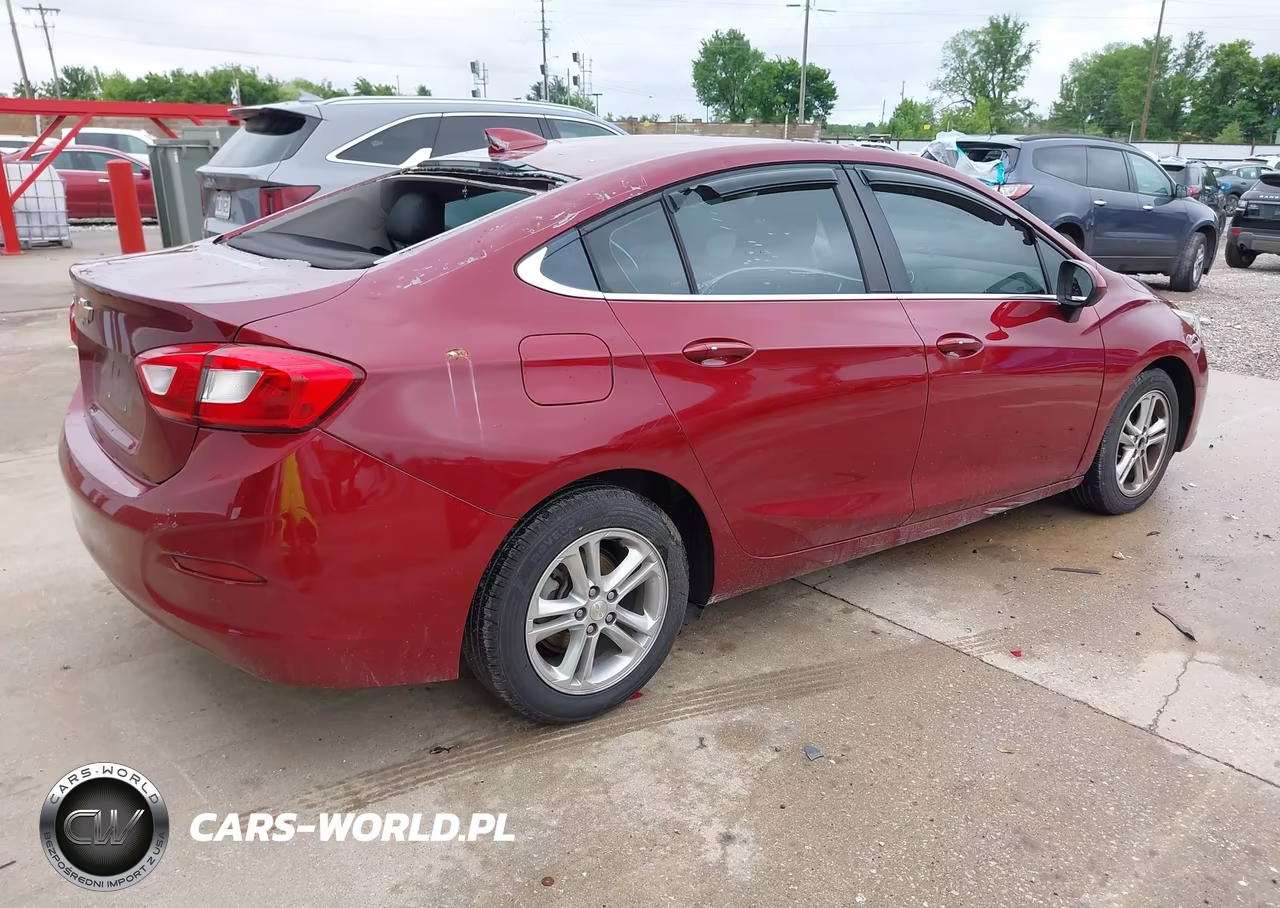 2018 Chevrolet Cruze Lt Auto VIN:1G1BE5SM3J7243598 - 4