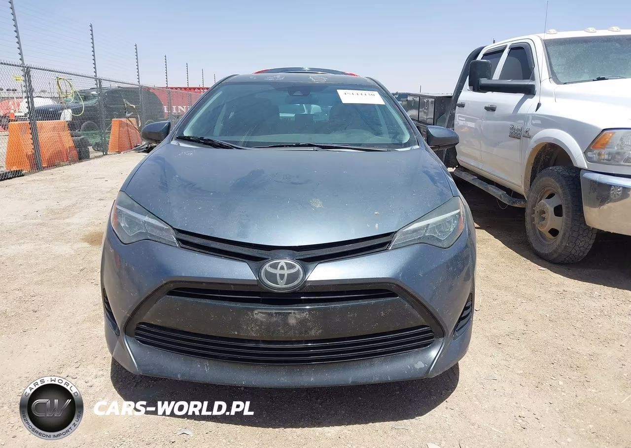 2018 Toyota Corolla Le VIN:5YFBURHE9JP808047 - 12