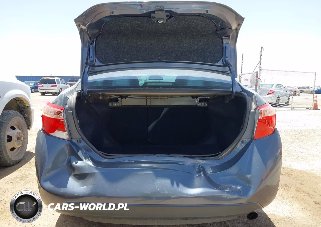 2018 Toyota Corolla Le VIN:5YFBURHE9JP808047 - 16