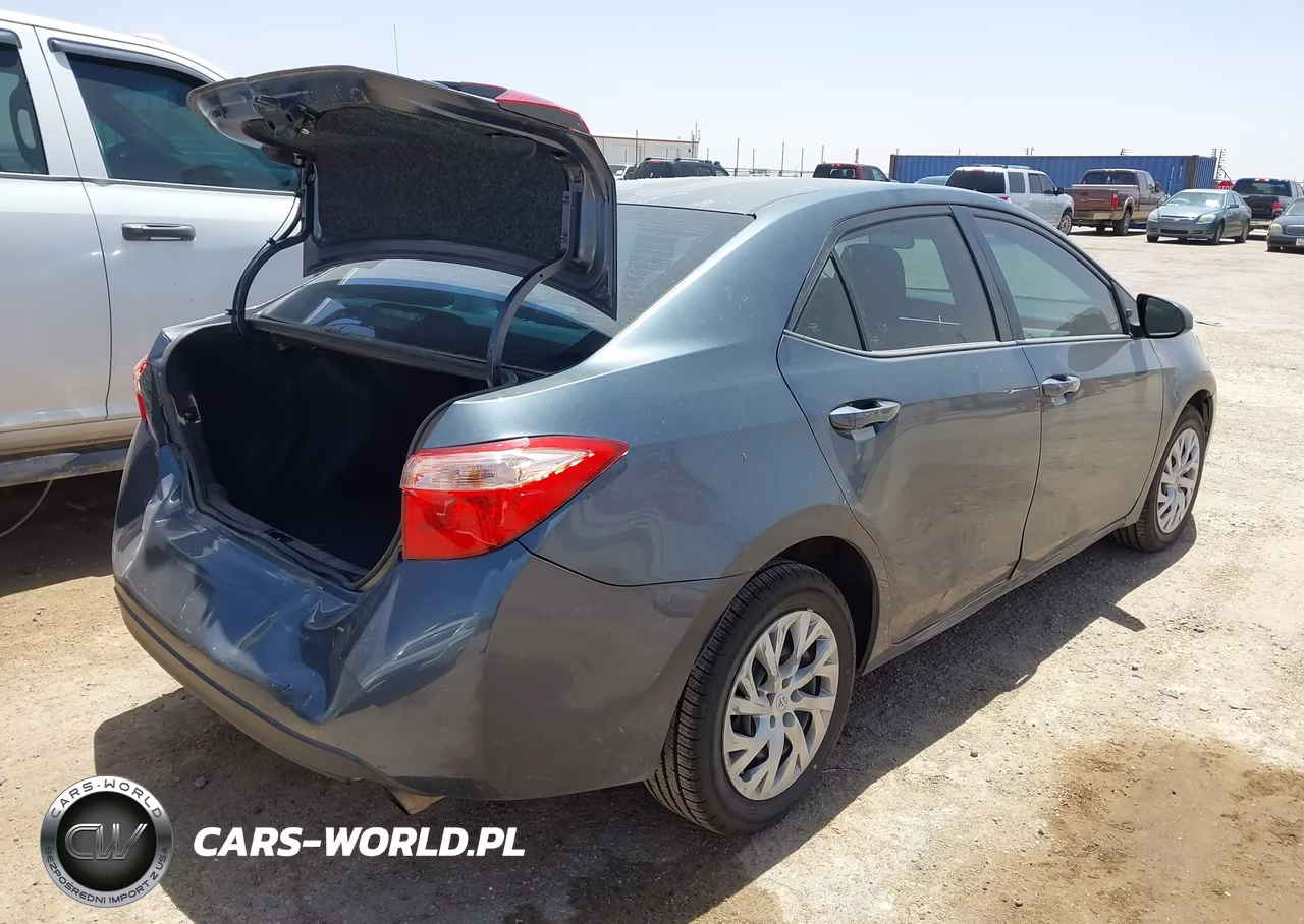 2018 Toyota Corolla Le VIN:5YFBURHE9JP808047 - 4