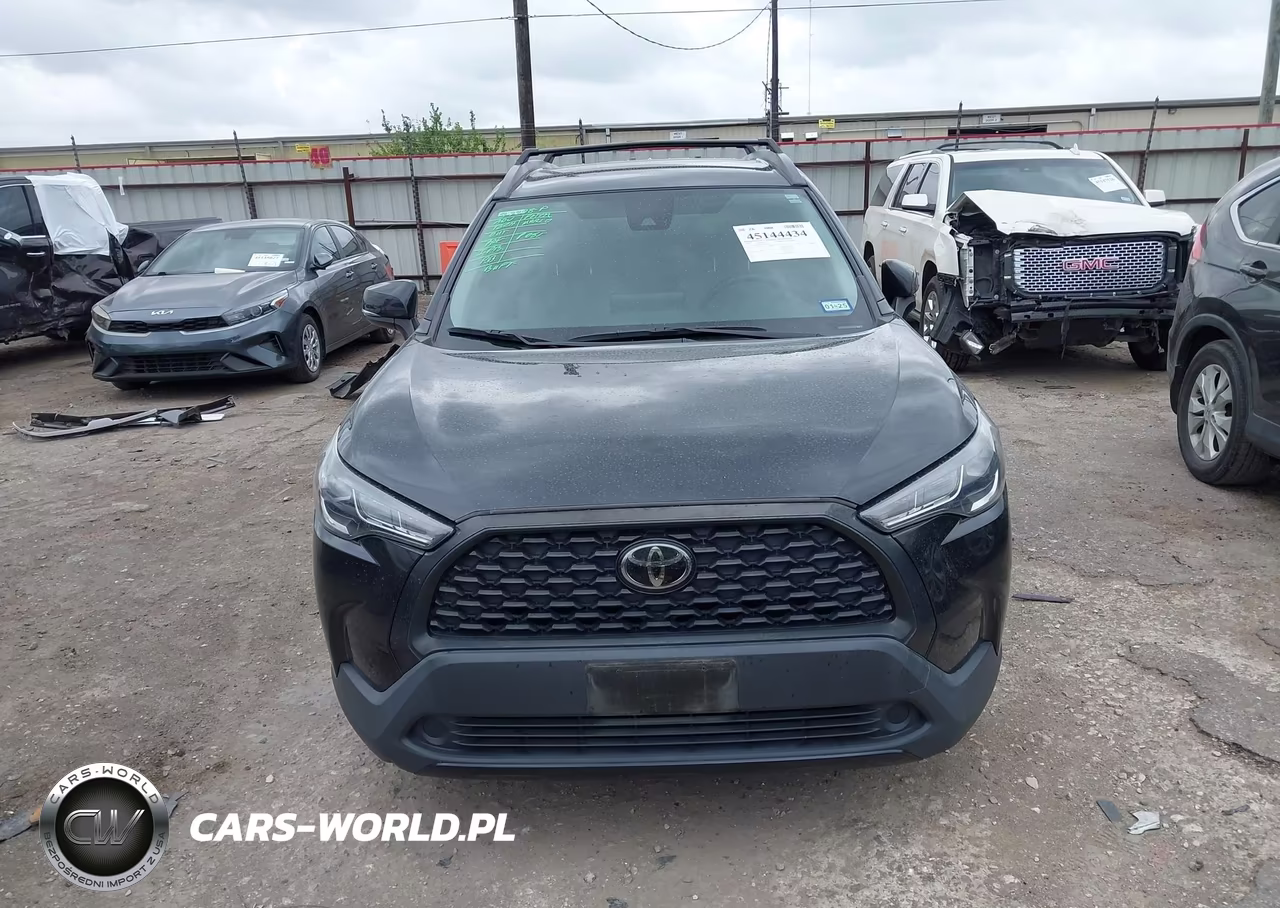 2022 Toyota Corolla Cross Le VIN:7MUCAAAG9NV006871 - 12