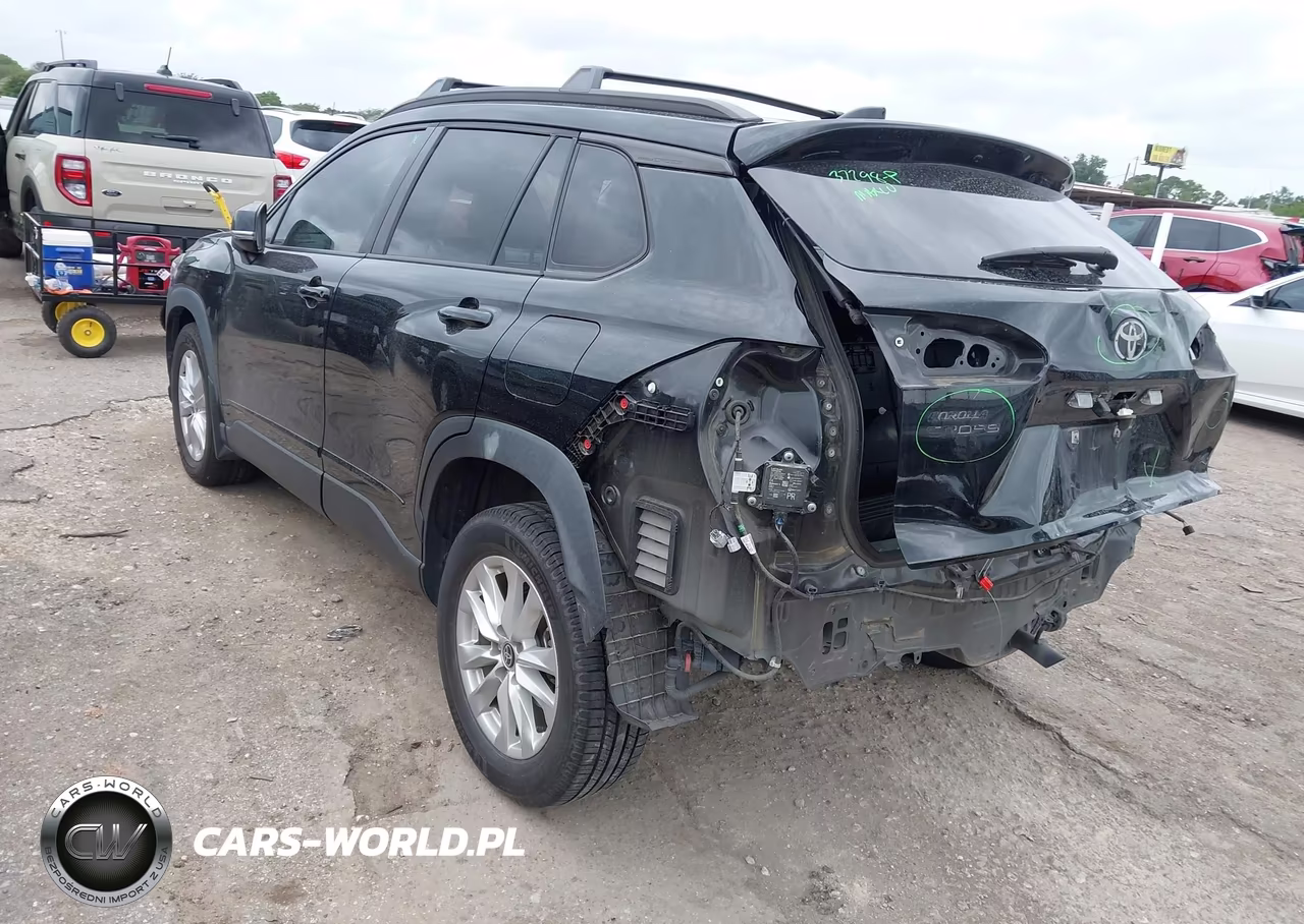 2022 Toyota Corolla Cross Le VIN:7MUCAAAG9NV006871 - 3