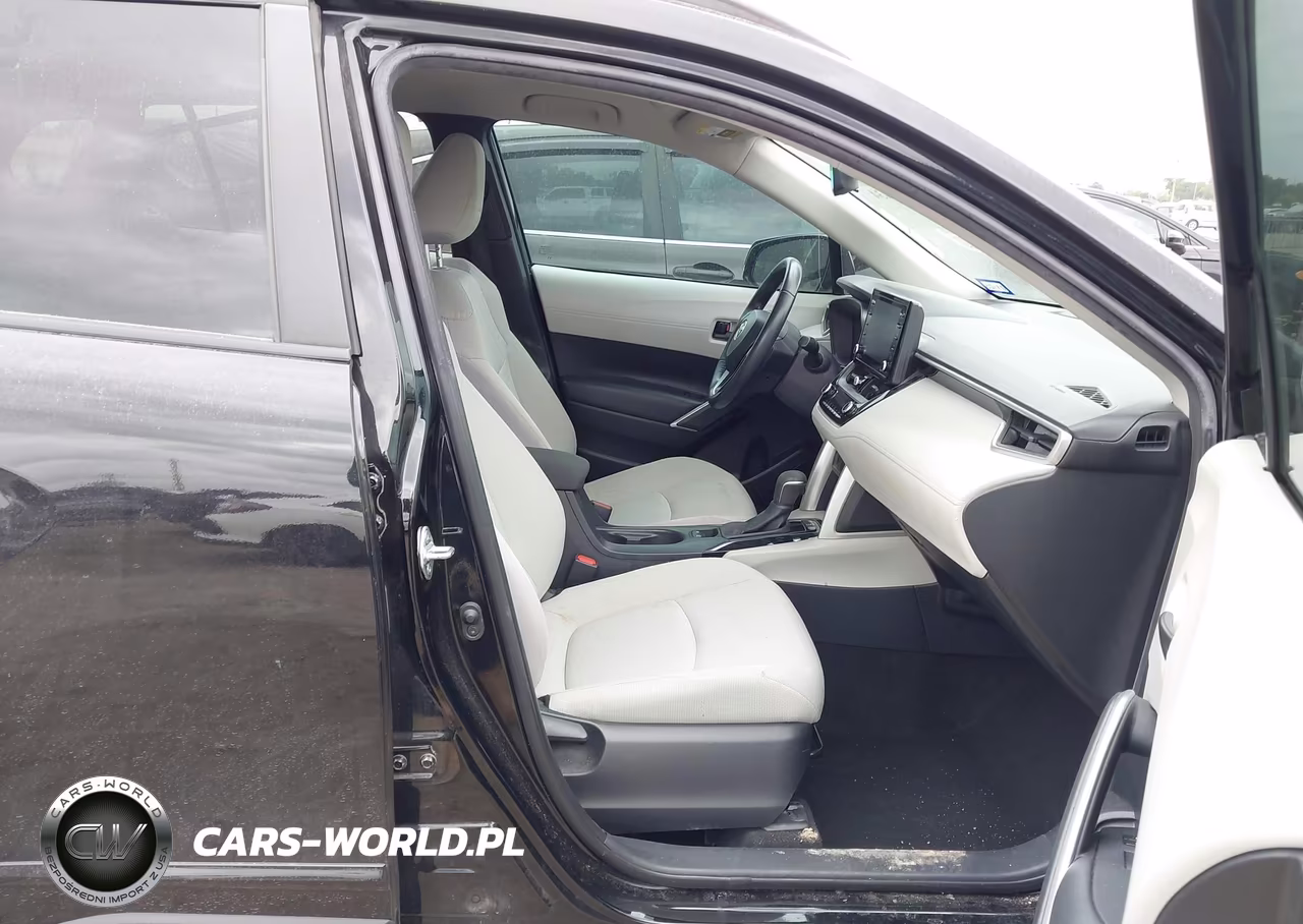 2022 Toyota Corolla Cross Le VIN:7MUCAAAG9NV006871 - 5
