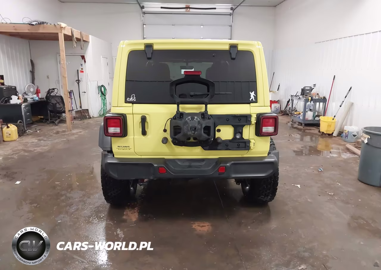 2022 Jeep Wrangler Unlimited High Tide 4X4 VIN:1C4HJXDG9NW267254 - 17
