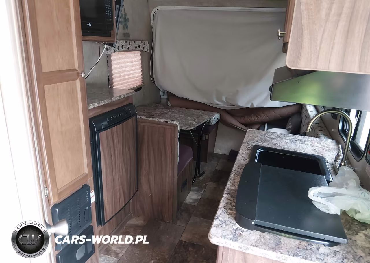 2015 Clipper Other VIN:5ZT2CWEC1G5109942 - 5