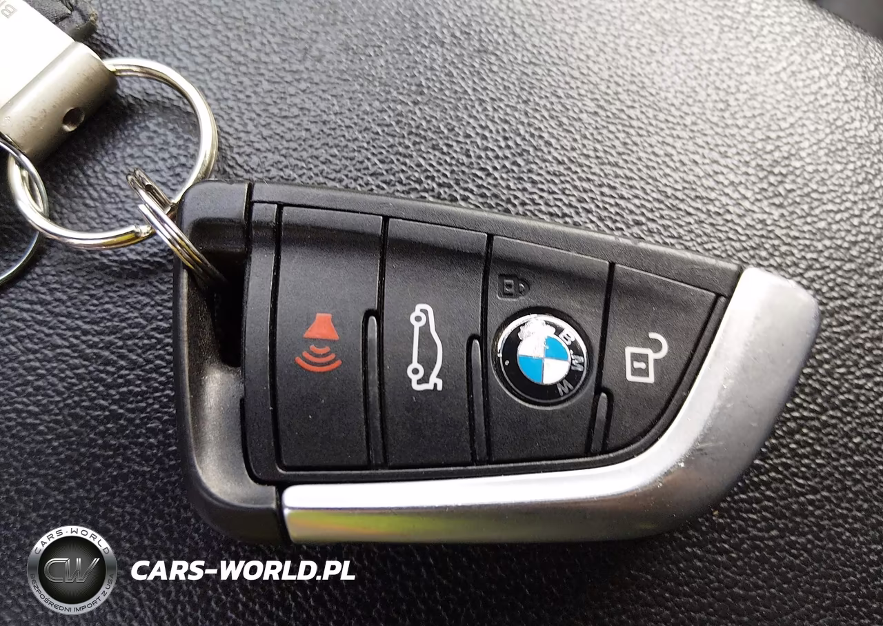 2019 BMW X3 xDrive30I VIN:5UXTR9C54KLE12536 - 11