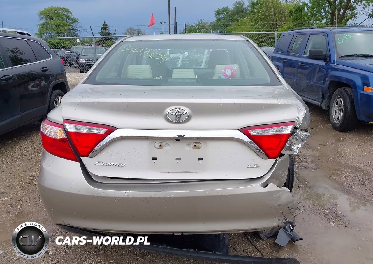 2017 Toyota Camry Le VIN:4T1BF1FK7HU679626 - 16