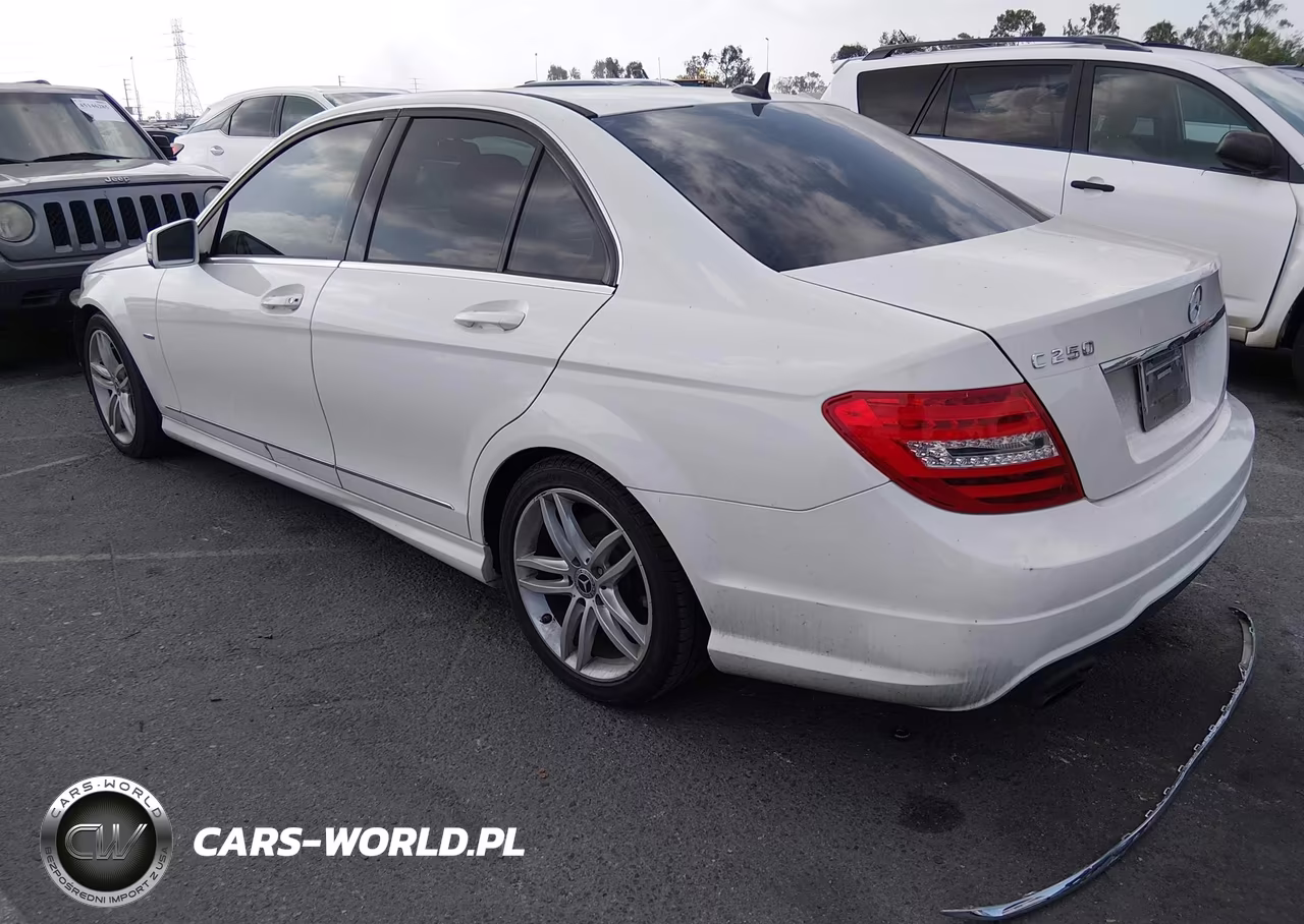 2012 Mercedes-Benz C 250 Luxury-Sport VIN:WDDGF4HBXCA604055 - 3